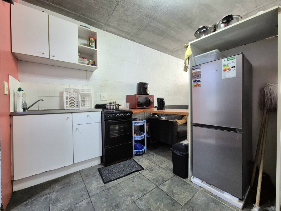 1 Bedroom Property for Sale in Wynberg Western Cape